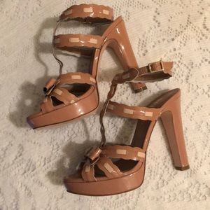 Women’s shoes